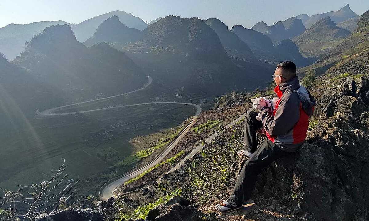 Ho Chi Minh man takes pet cat on trans-Vietnam vacation