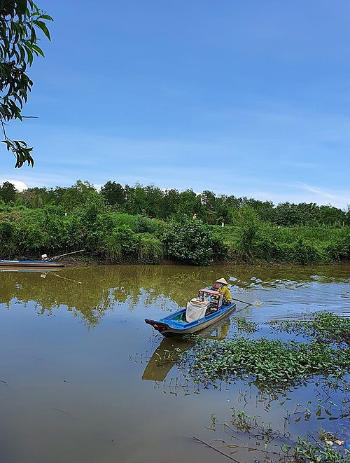 Ice cream banh mi popular among Ca Mau youth