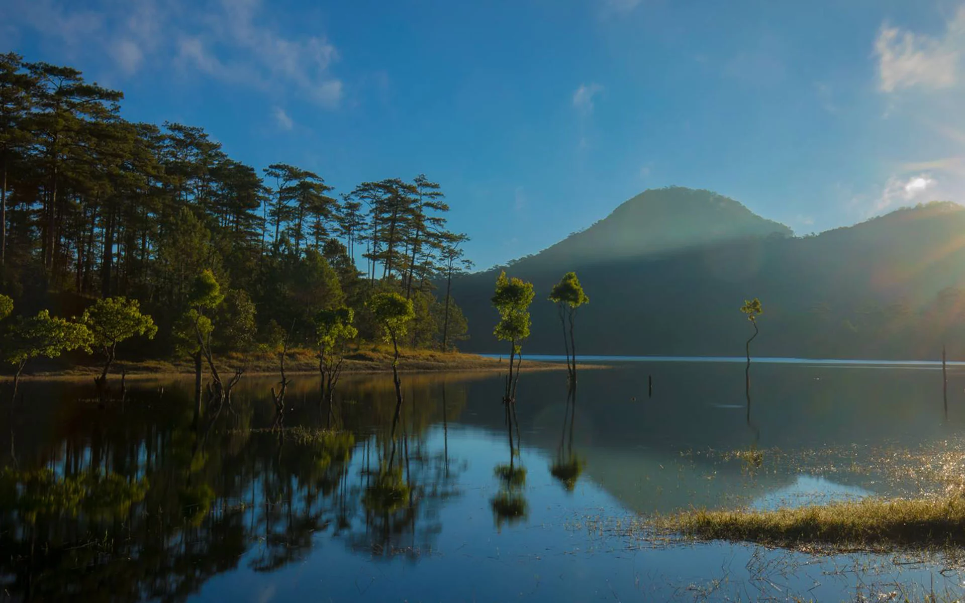 Tuyen Lam Lake