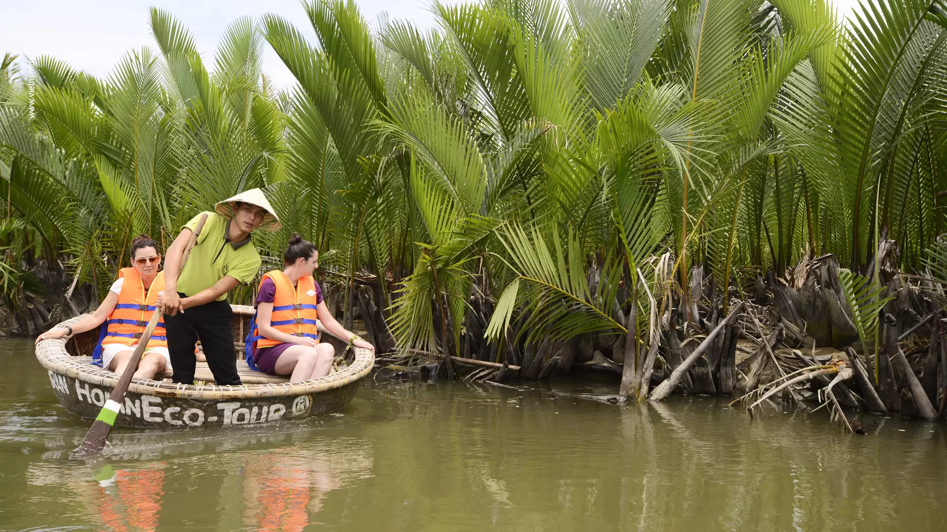 Packing List for Female Travellers to Vietnam