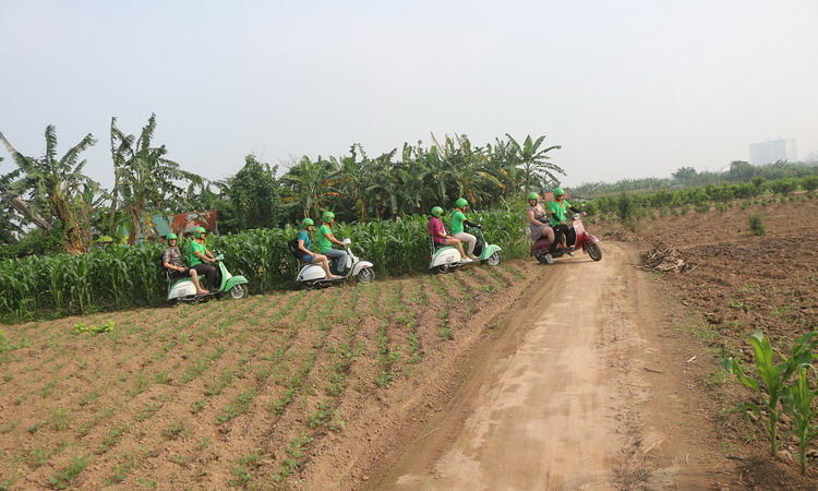Hanoi Foodie Vespa Tour