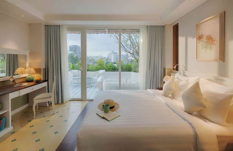 Au Lac Charner Hotel