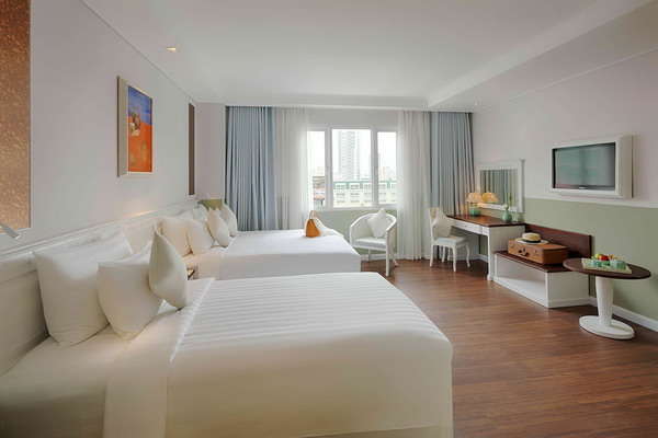 Au Lac Charner Hotel