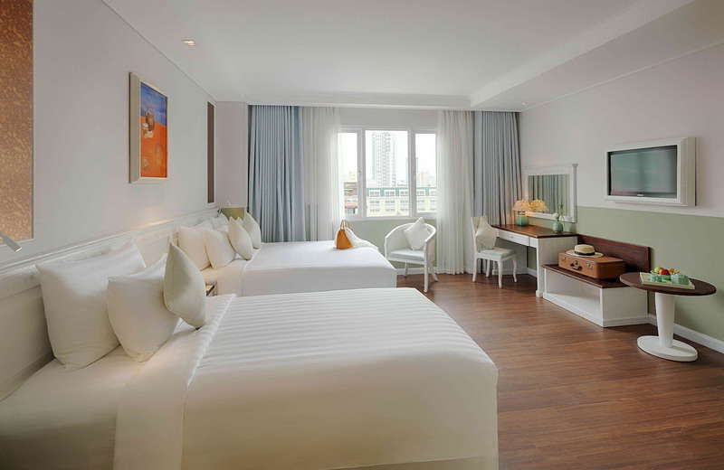 Au Lac Charner Hotel