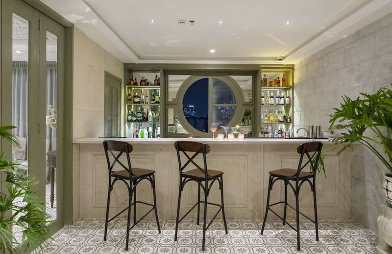 Au Lac Charner Hotel