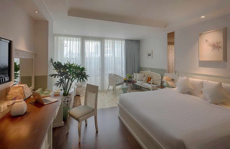 Au Lac Charner Hotel
