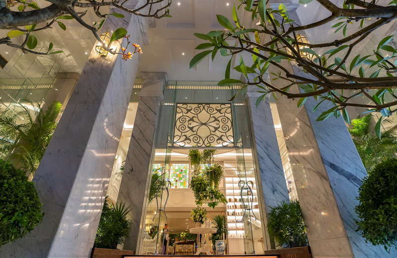 Au Lac Charner Hotel