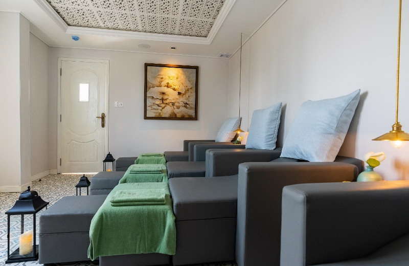 Au Lac Charner Hotel