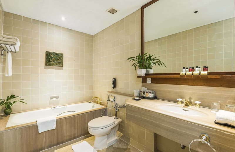 Chatrium Hotel Royal Lake Yangon